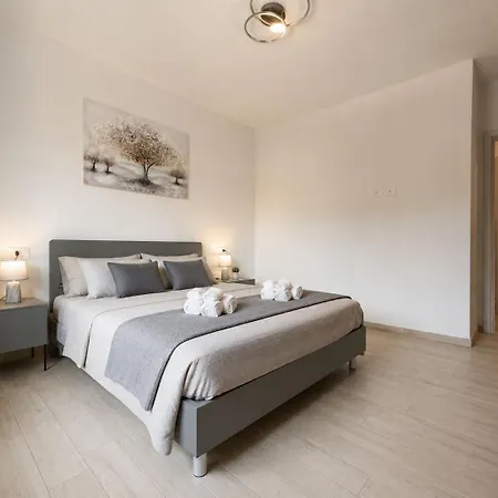 Apartment Alechri *